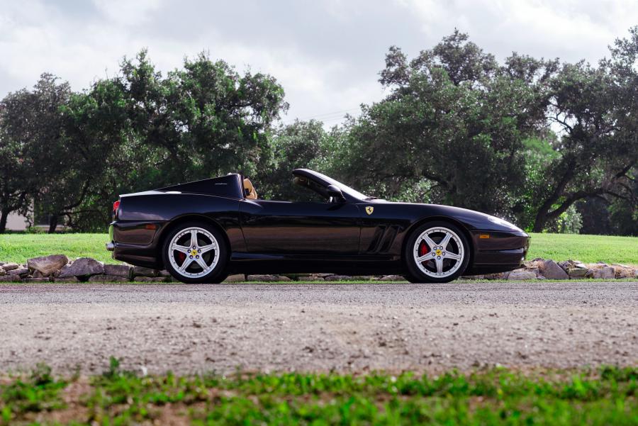  Ferrari 575 Superamerica Fiorano Handling Package 2005 года  (US) (фото 15 из 22)